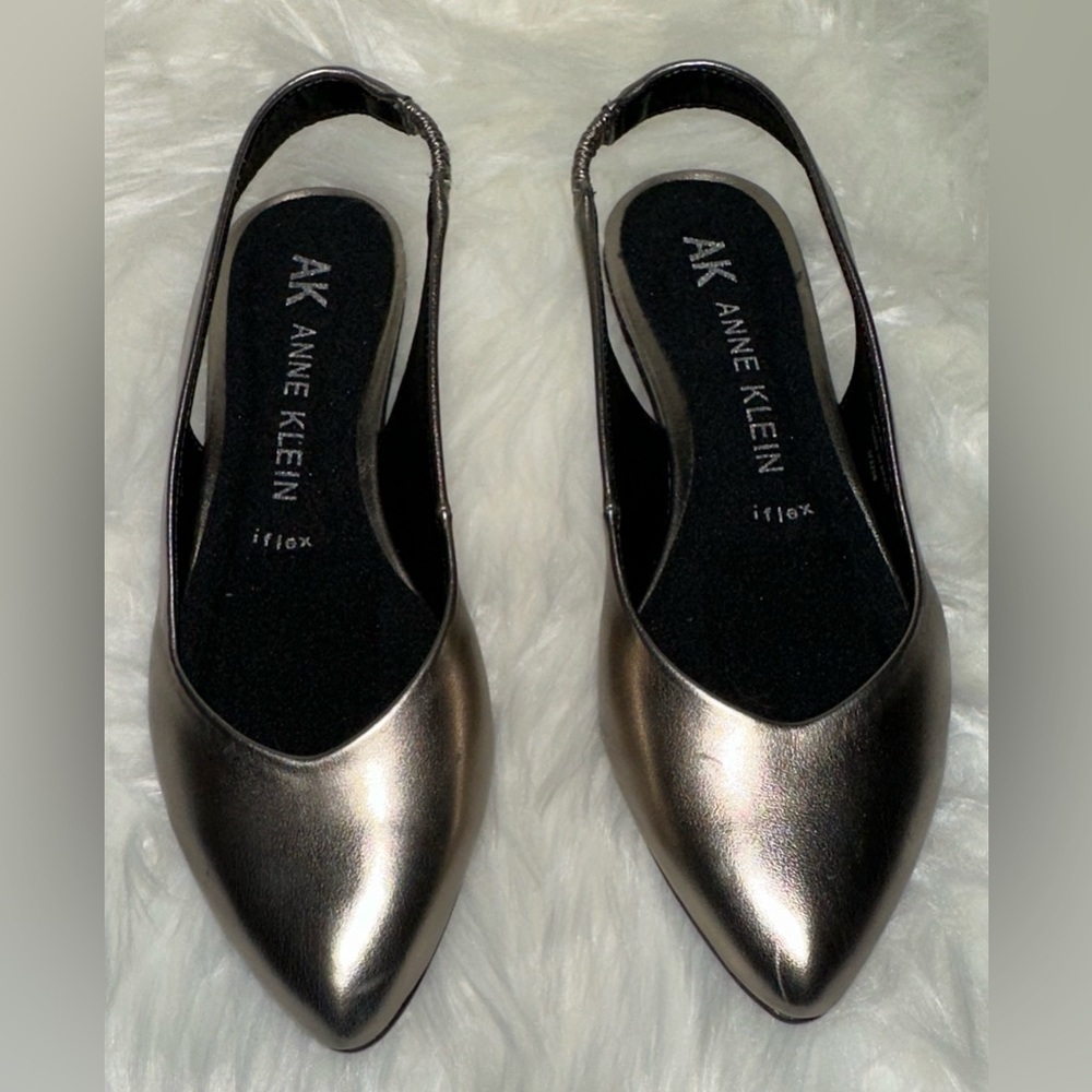 ANNE KLEIN Silver Pointed Toe Flats